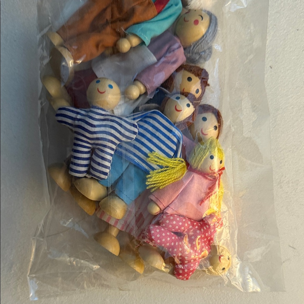 Wooden Peg Doll Family Set - Assorted Colors